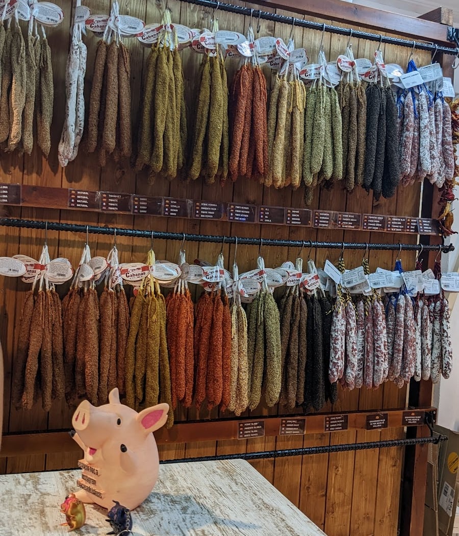 LA CASA DELS FUETS 3