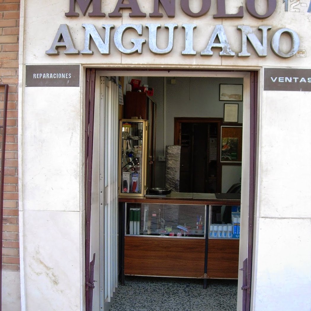 Armería Manolo Anguiano 2