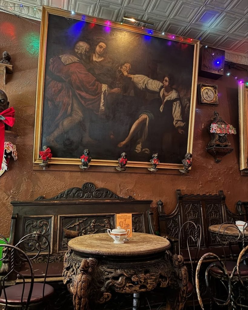 Caffe Reggio 4