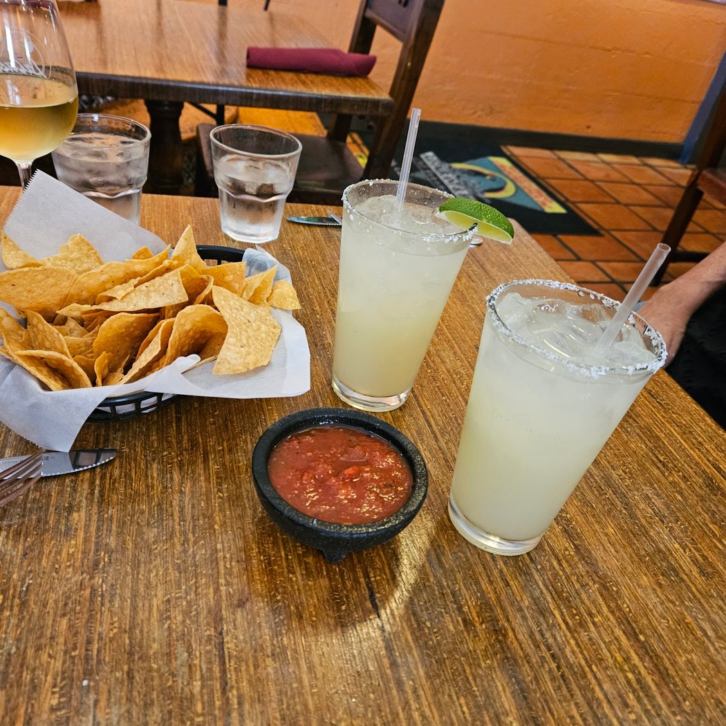La Casa Restaurant and Bar 1