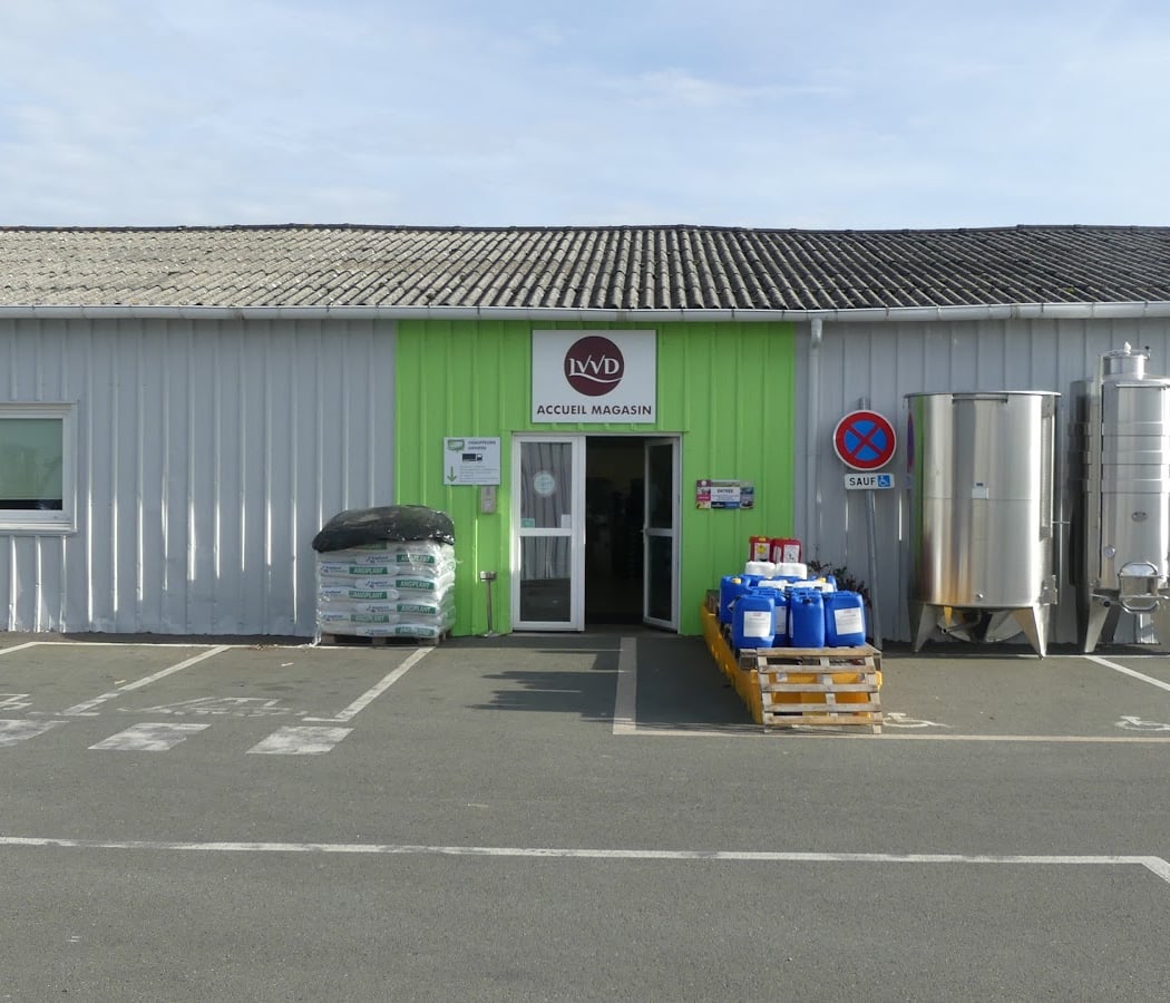 Magasin - Loire Vini Viti Distribution LVVD Mozé-sur-Louet 2