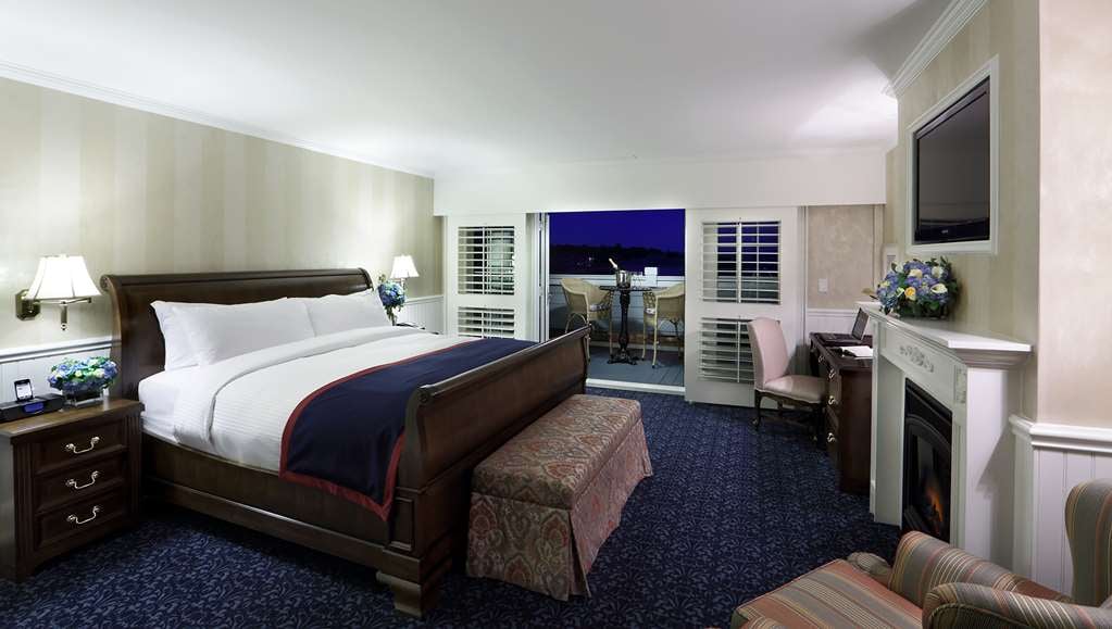 Madison Beach Hotel, Curio Collection by Hilton 3