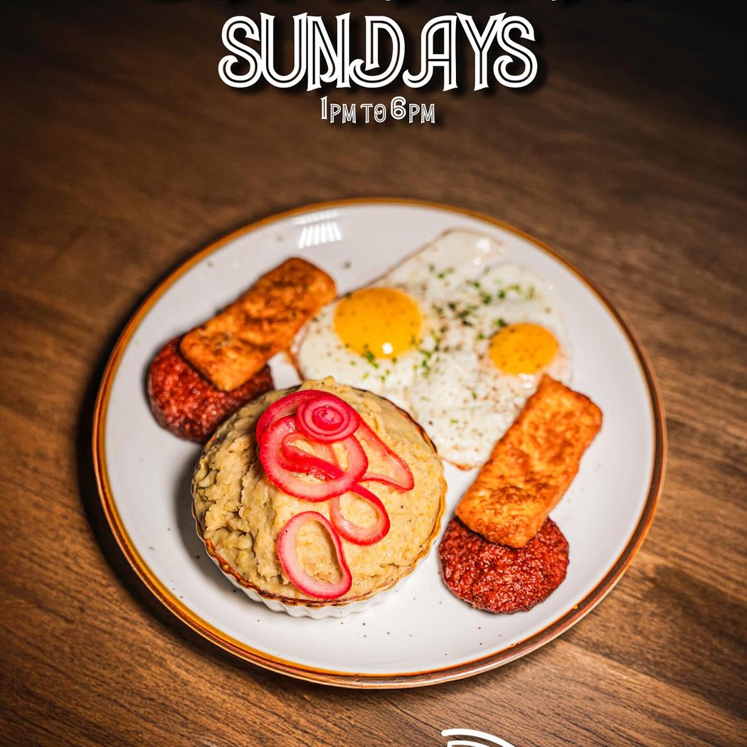 Sunday Brunch at El Tanque 1