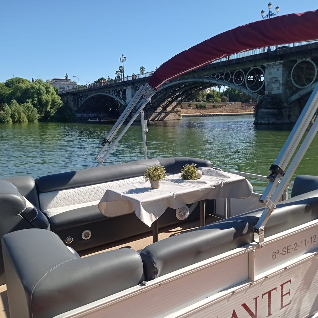 BERGANTE SEVILLA: Cruceros privados por el Guadalquivir, barco catamarán open 2