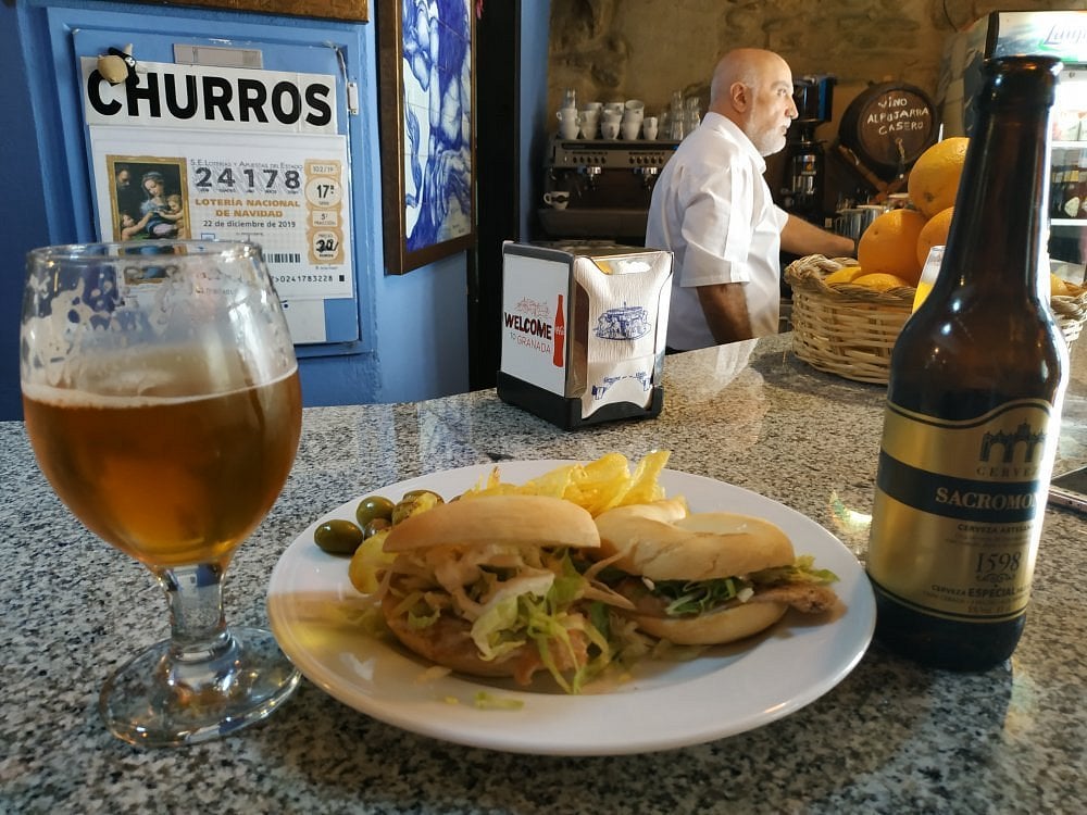 Bar Minotauro - Café y Tapas 2