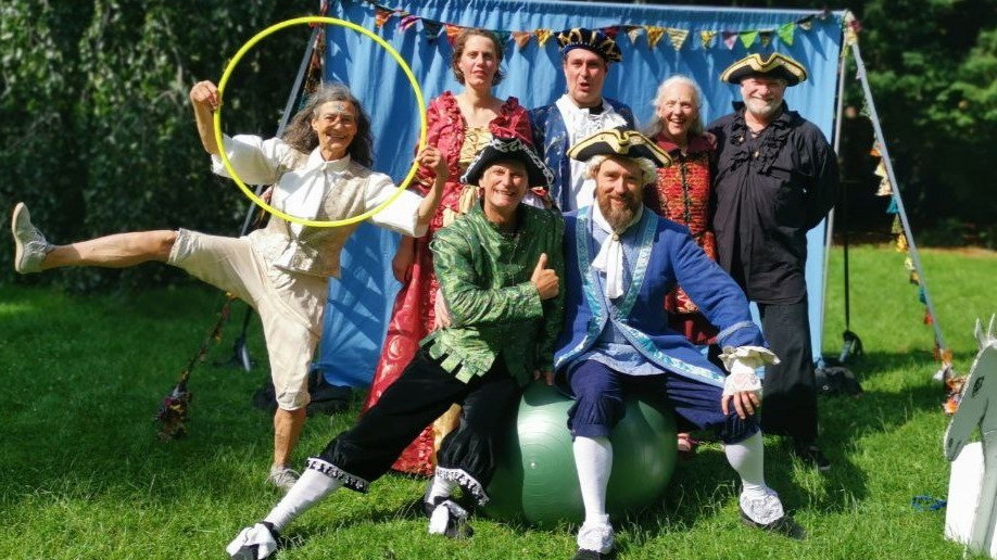 Baron Münchhausen auf weiter Flur 1