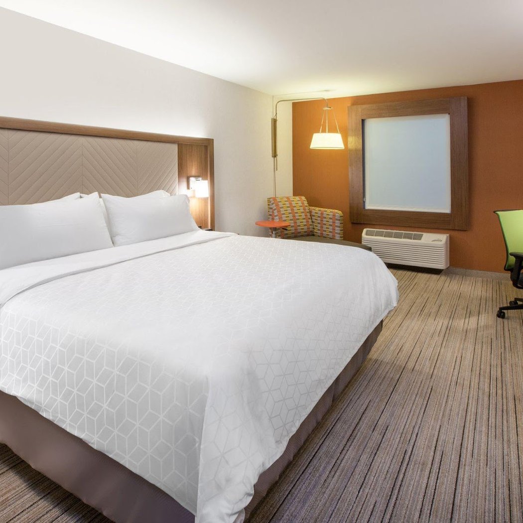 Holiday Inn Express & Suites Napa Valley-American Canyon by IHG 1