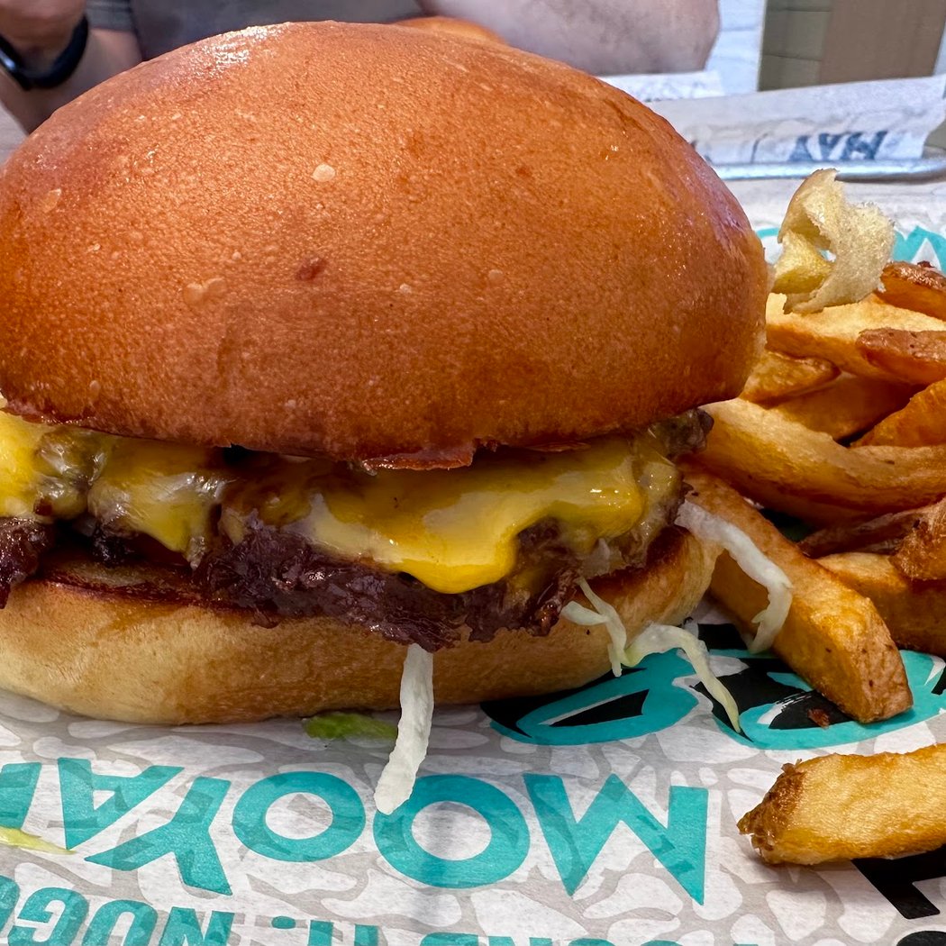 MOOYAH Burgers, Fries & Shakes 1