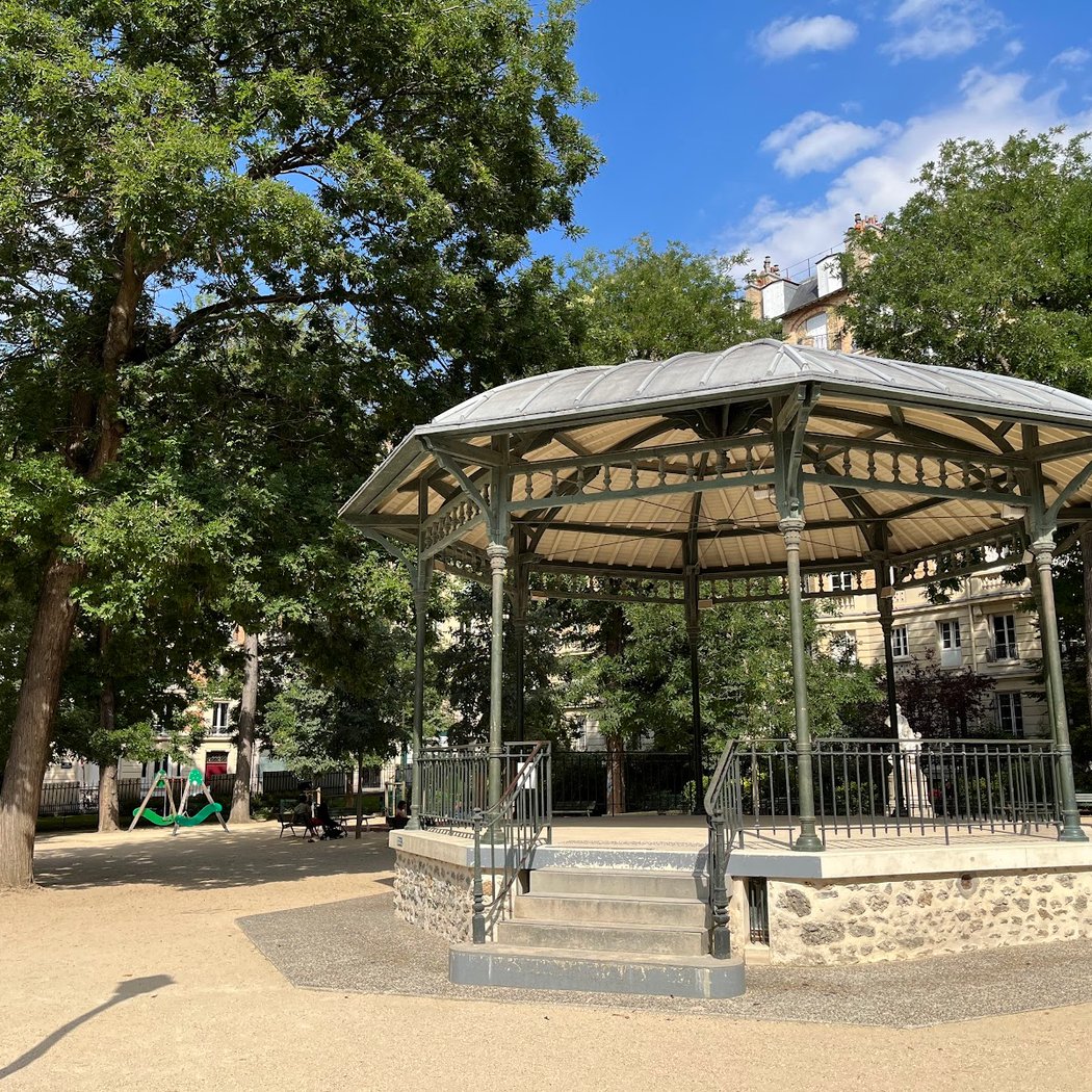 Square Carpeaux 3