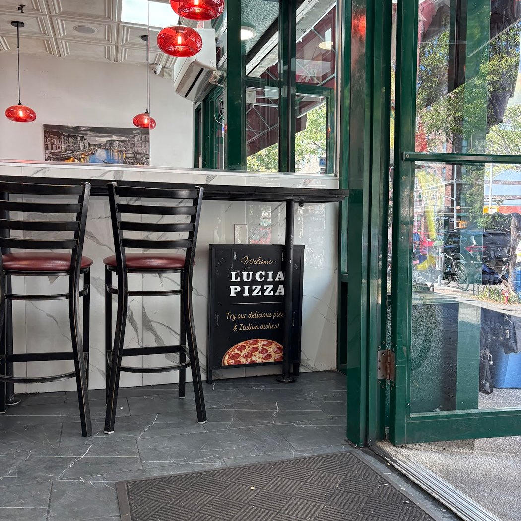Lucia Pizza 5