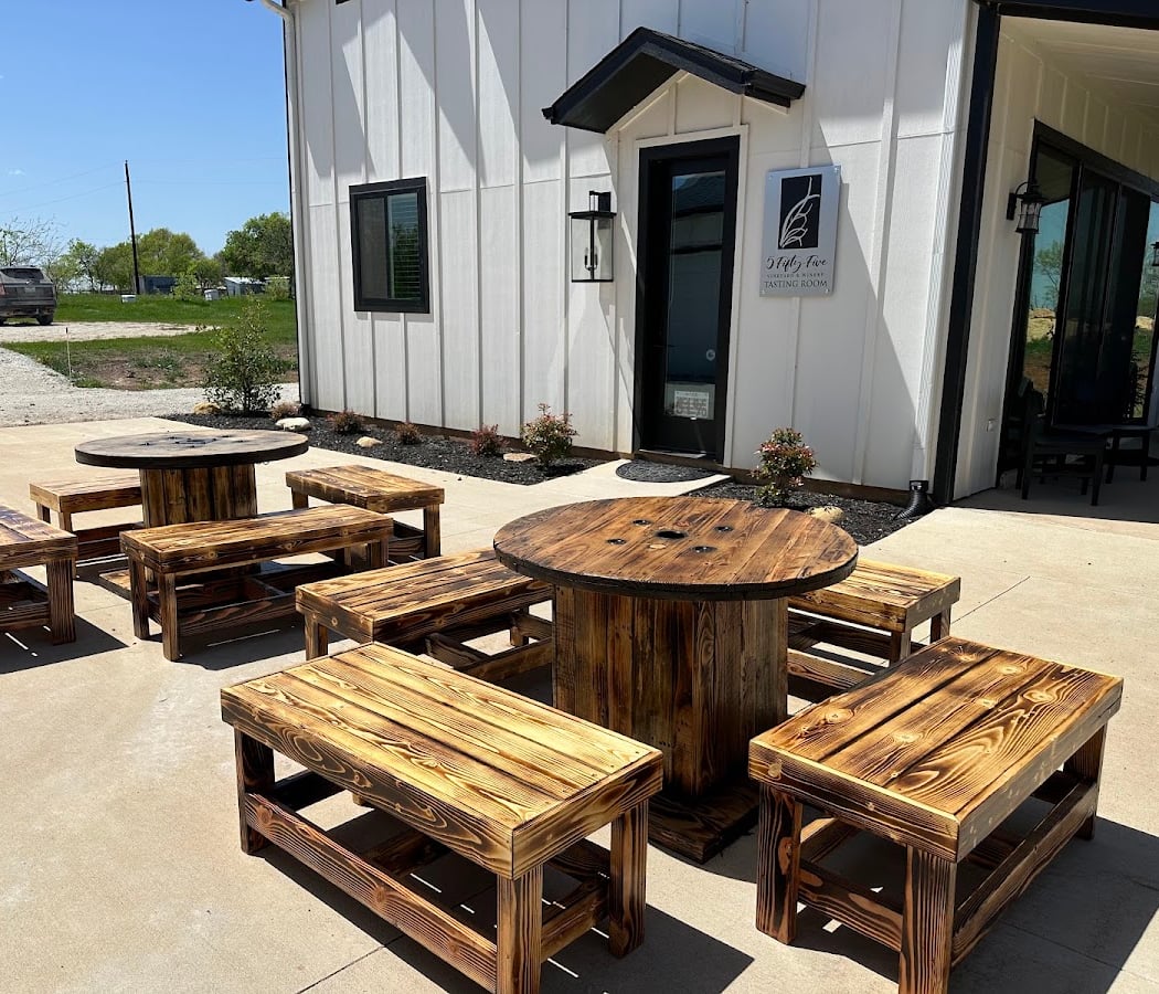 5 Fifty Five Vineyard & Winery 3