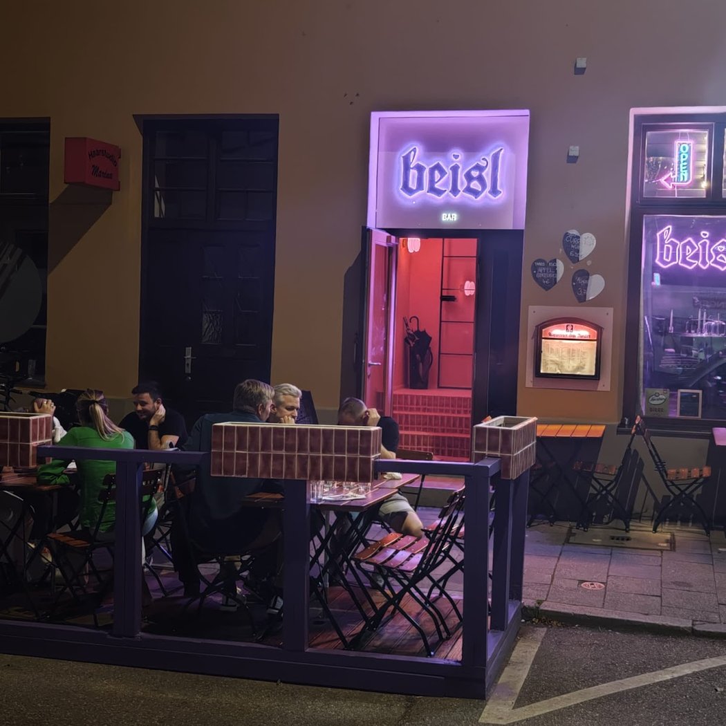 Proudr LGBTIQ+ After Work 3
