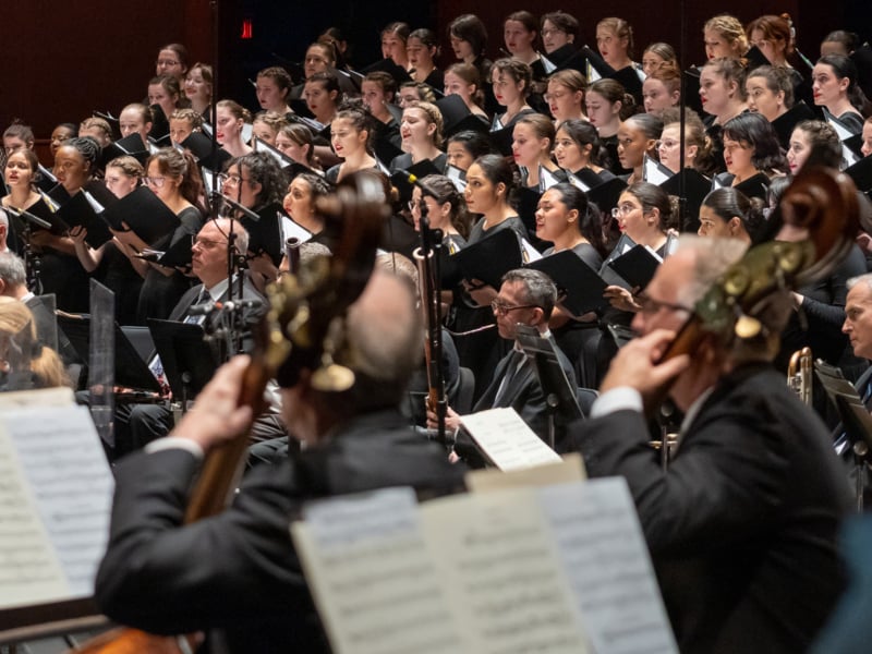 New Jersey Symphony: Neruda Songs & Poulenc’s Gloria 3