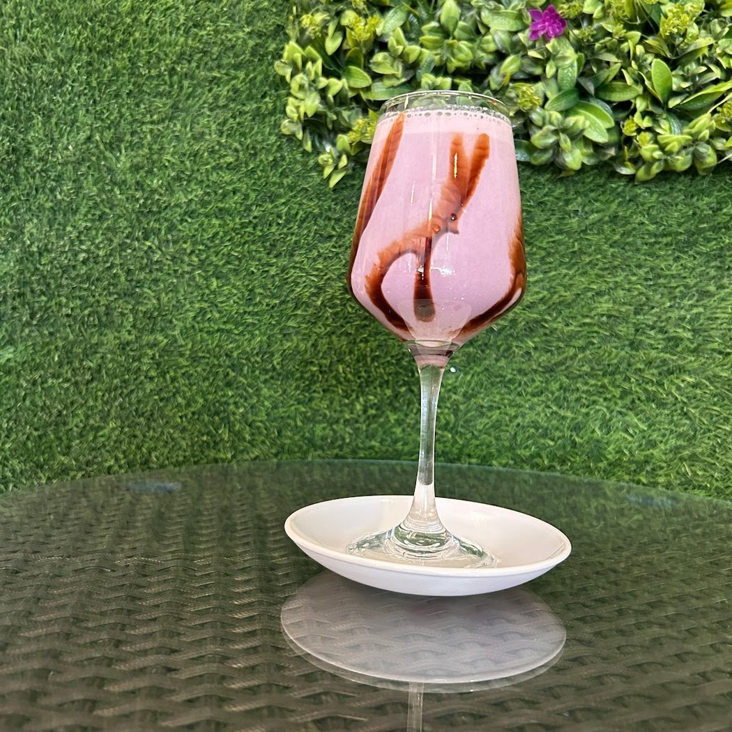 AR Cafe & Juice Bar 1