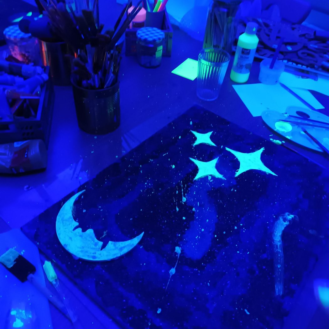 peinture phosphorescente atelier créatif pour tous 1