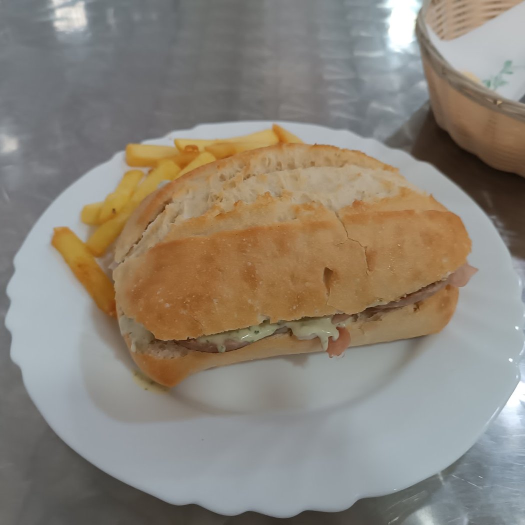 Restaurante Povea El rey del Serranito 3