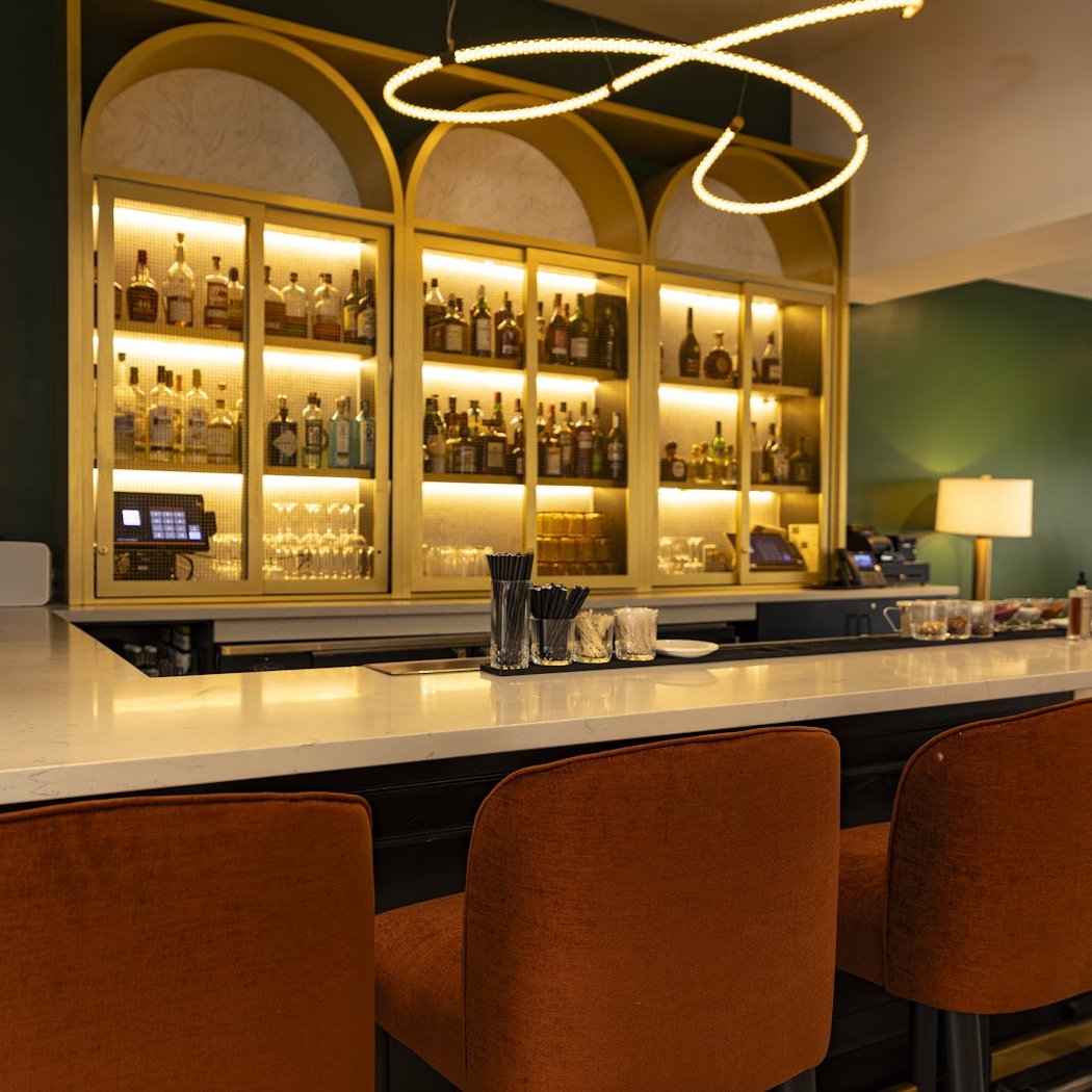 Carlotta's Cocktail & Wine Bar 3
