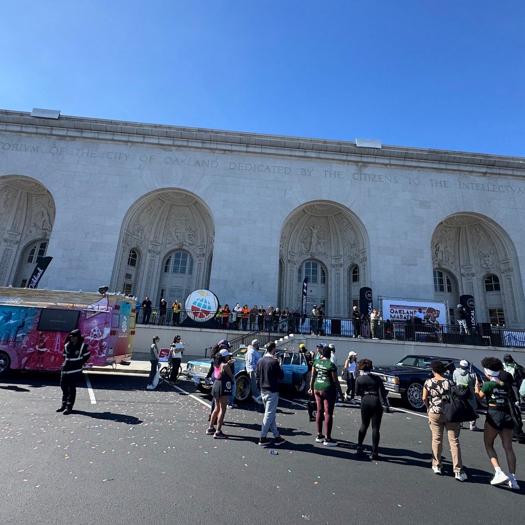 BAHC Live! Oakland Fan Zone & Super Bowl Watch Party 3