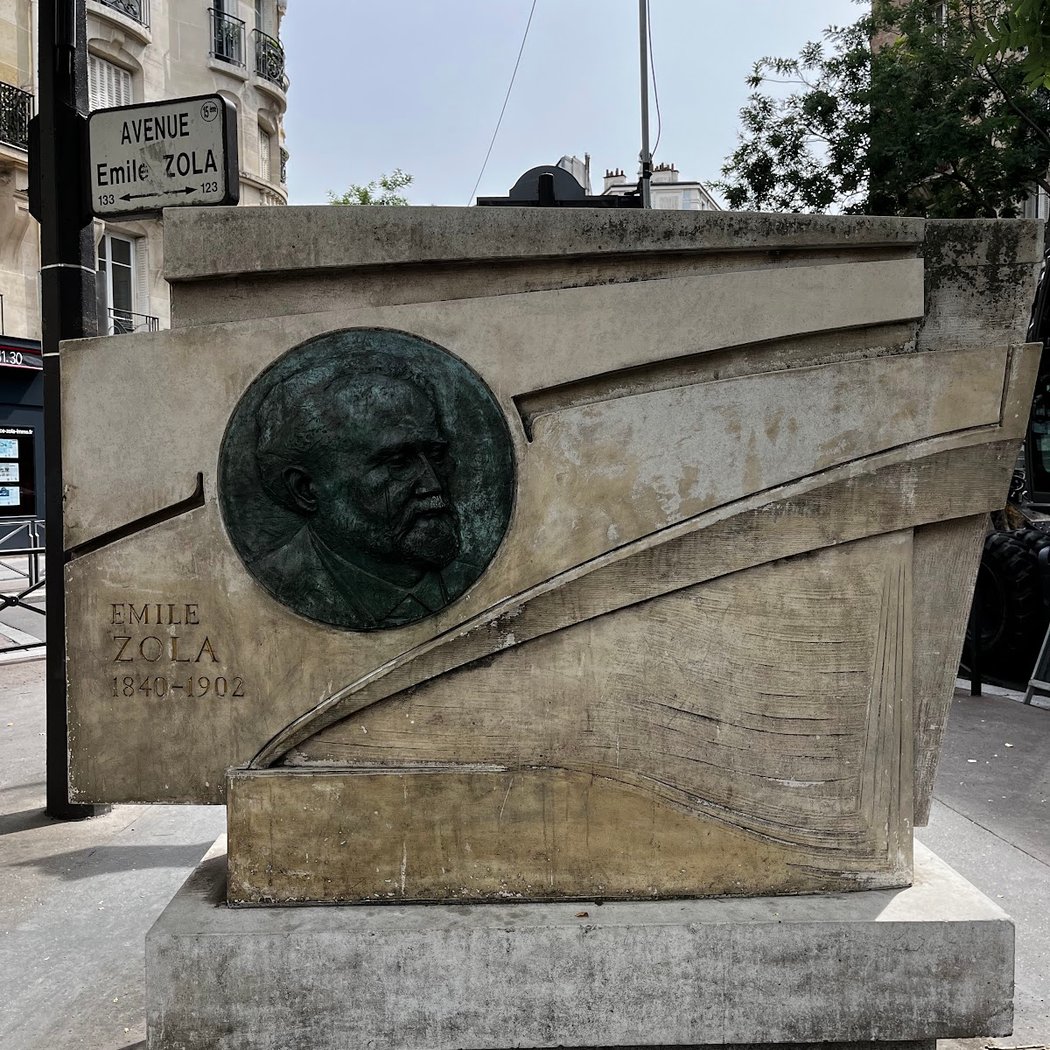 Stèle Emile Zola 1