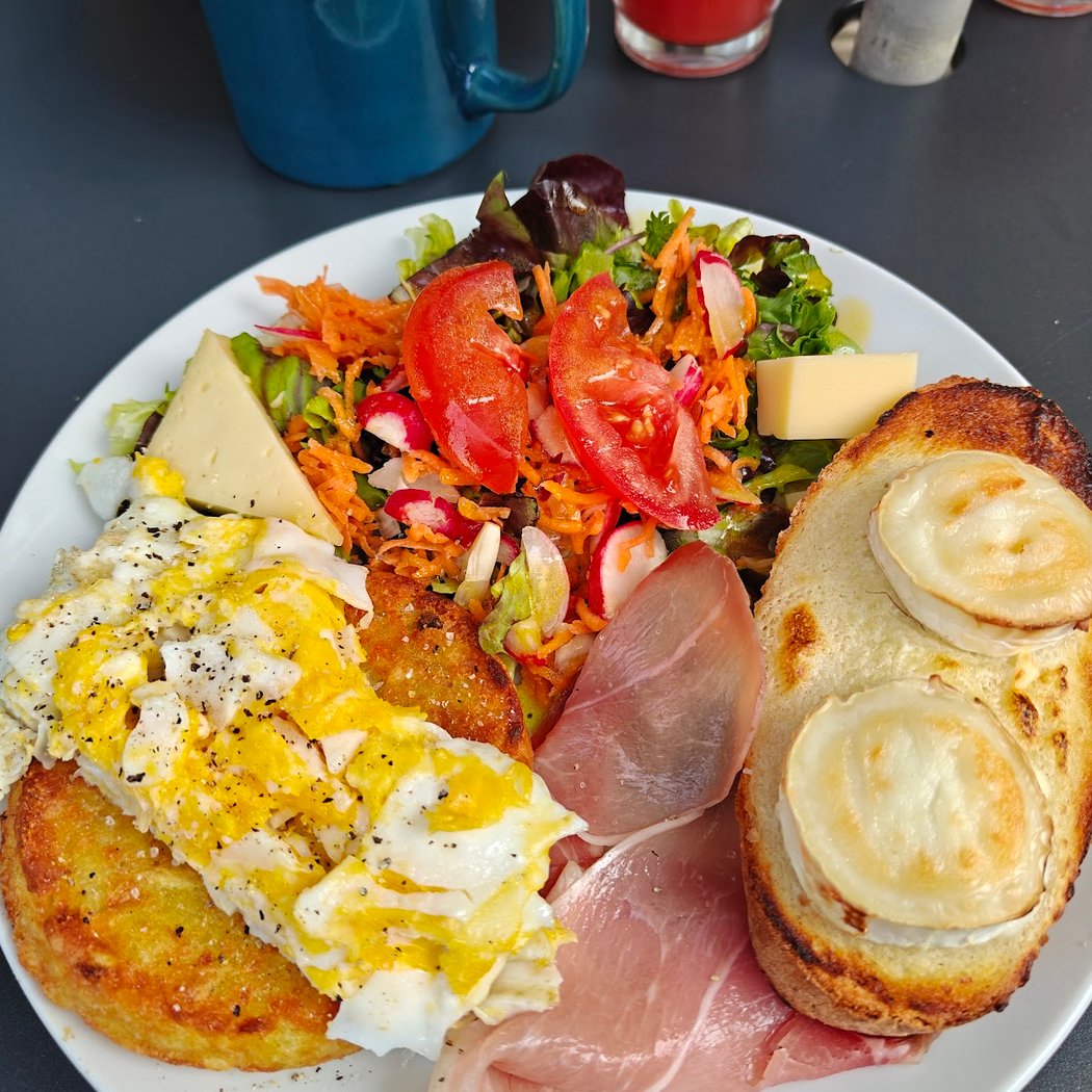 LE CAFÉ DES ARTS 3