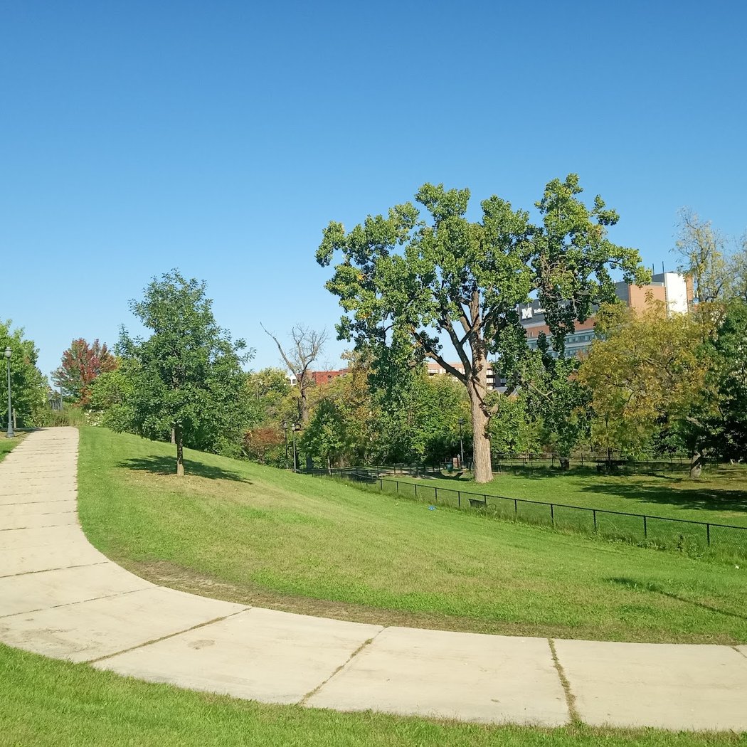 Broadway Park 3