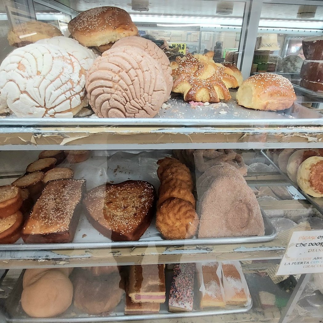 La Mexicana Bakery 3