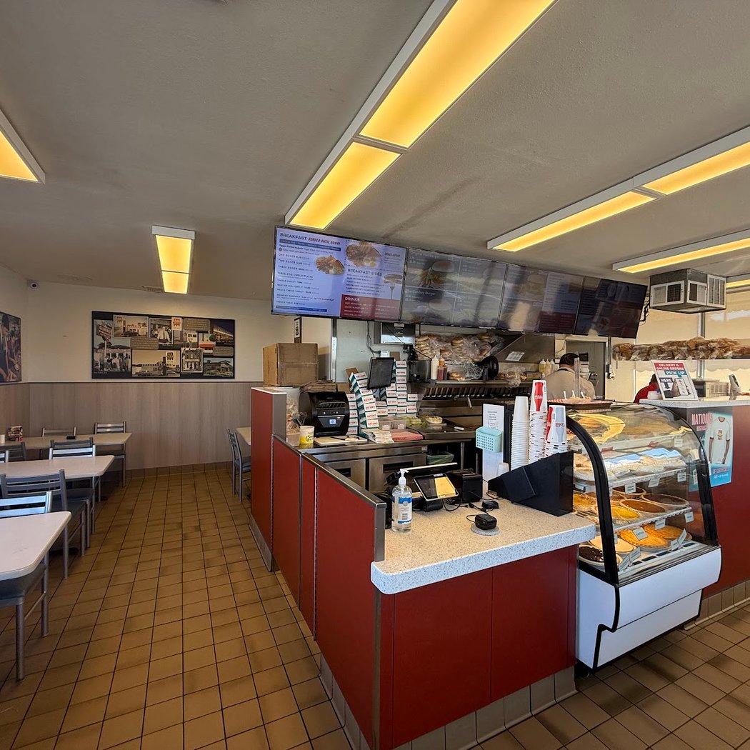 Nation's Giant Hamburgers & Great Pies 2