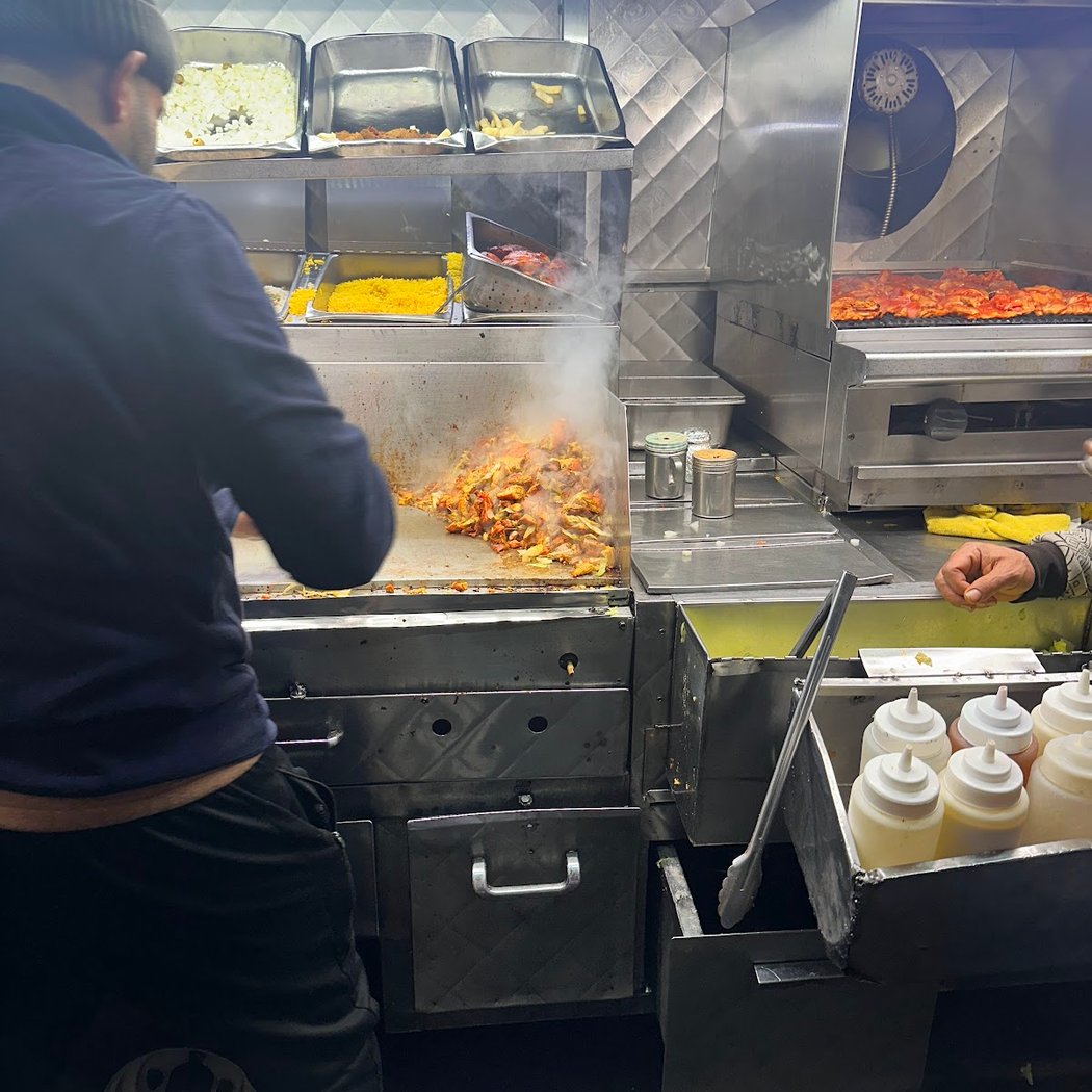 5&29 Halal Gyro Cart 1