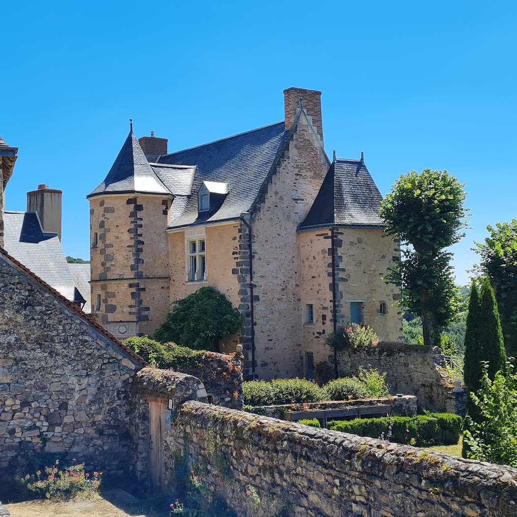 Château de Sainte-Suzanne à Sainte-Suzanne-et-Chammes 3