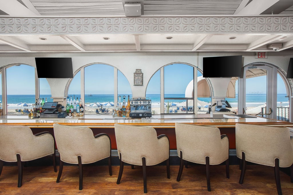 The Shores Restaurant 3