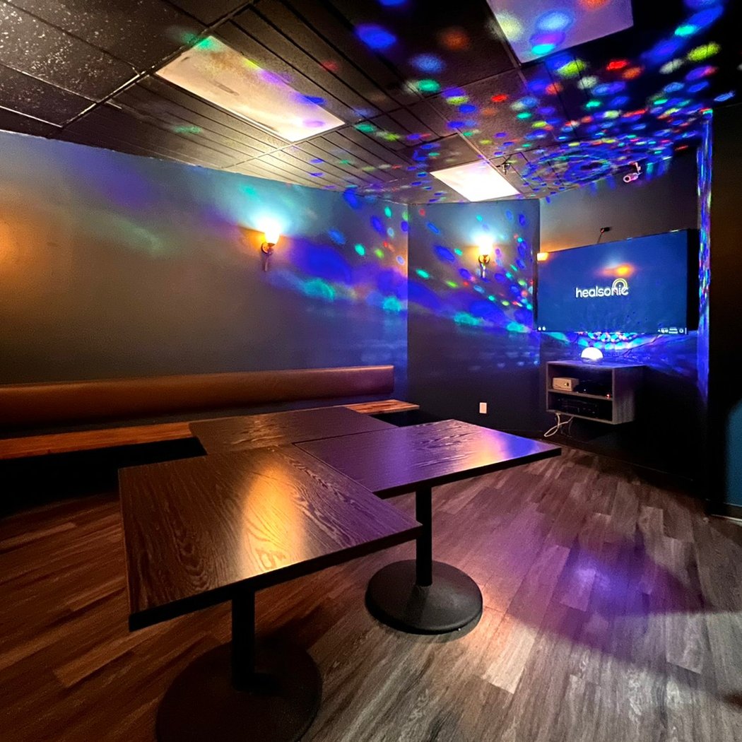 Max Karaoke Studio 1