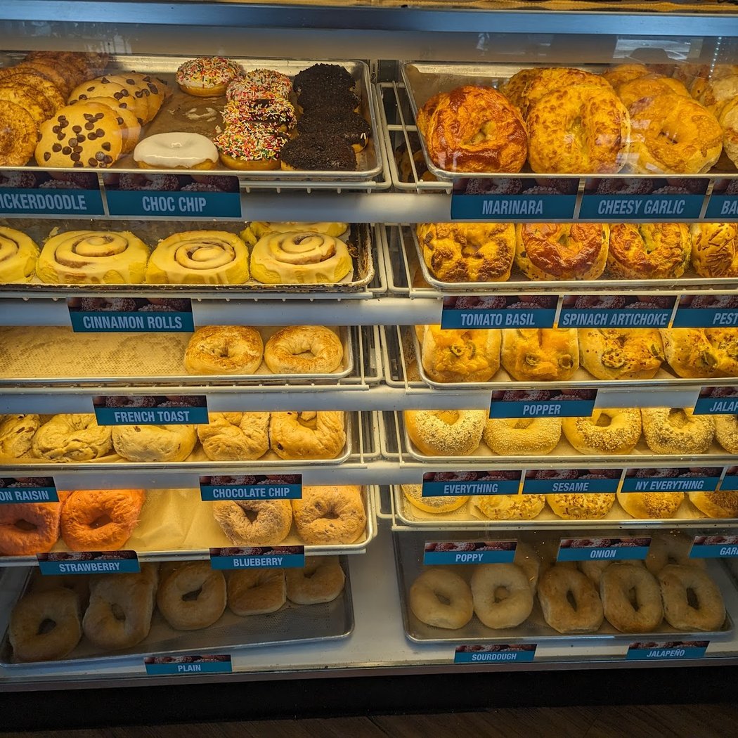 Willy's Bagels & Blends 3