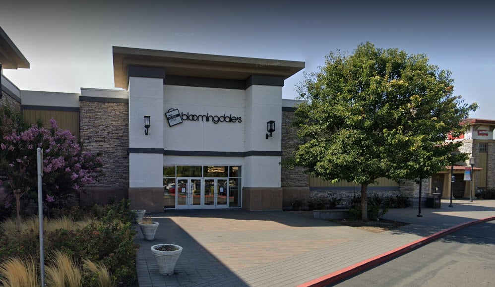 Bloomingdale's Outlet 2