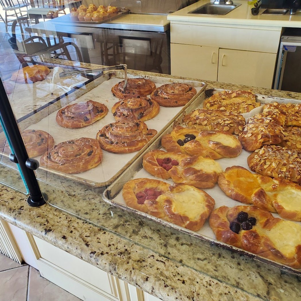 Cavaliere's Bakery & Cafe 3