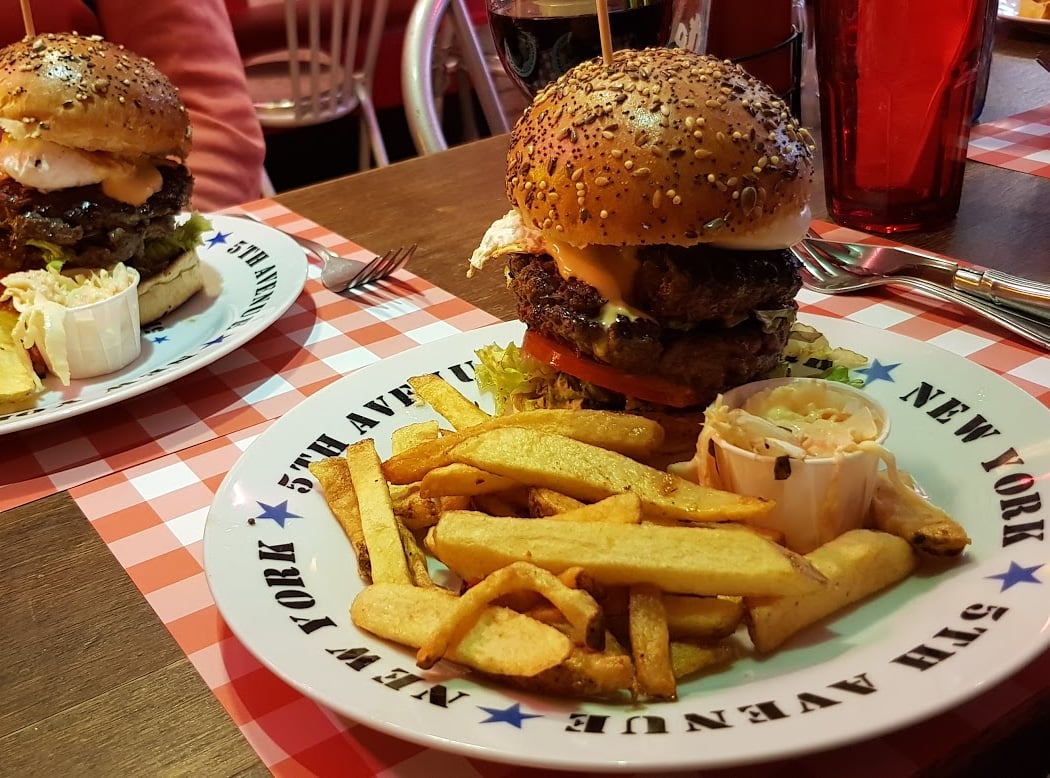 Le Fil Rouge Café 3