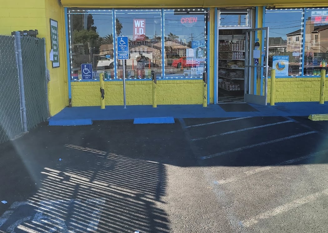 Family Market & Deli 2