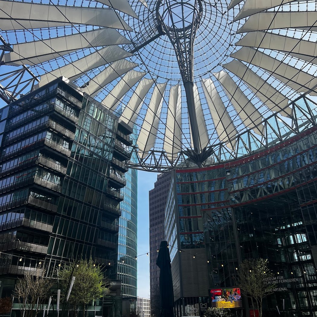 Sony Center 2