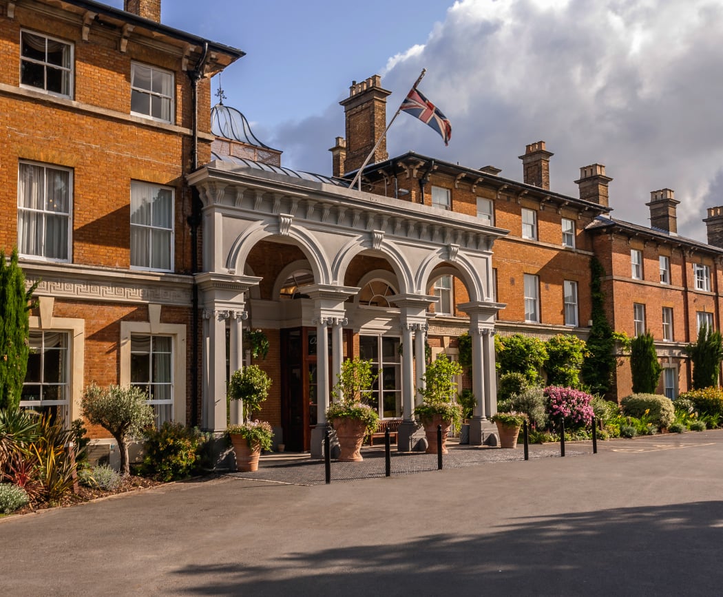 Oatlands Park Hotel 1