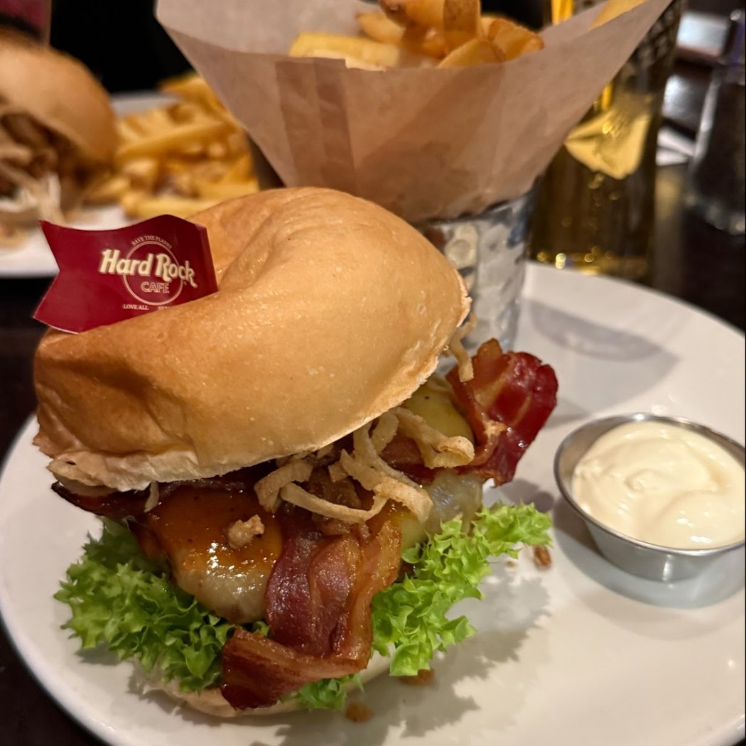 Hard Rock Cafe 3