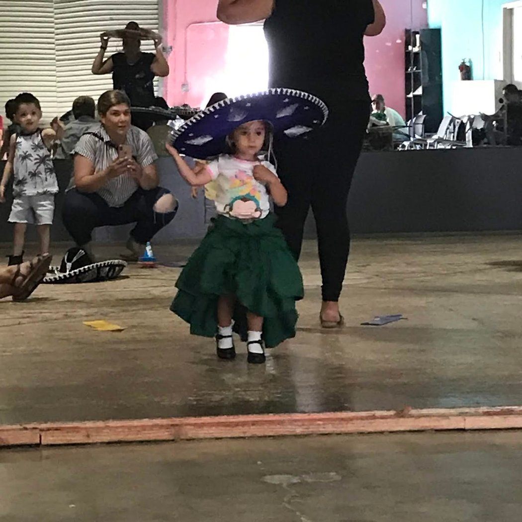 Grupo Folklorico Los Laureles 3