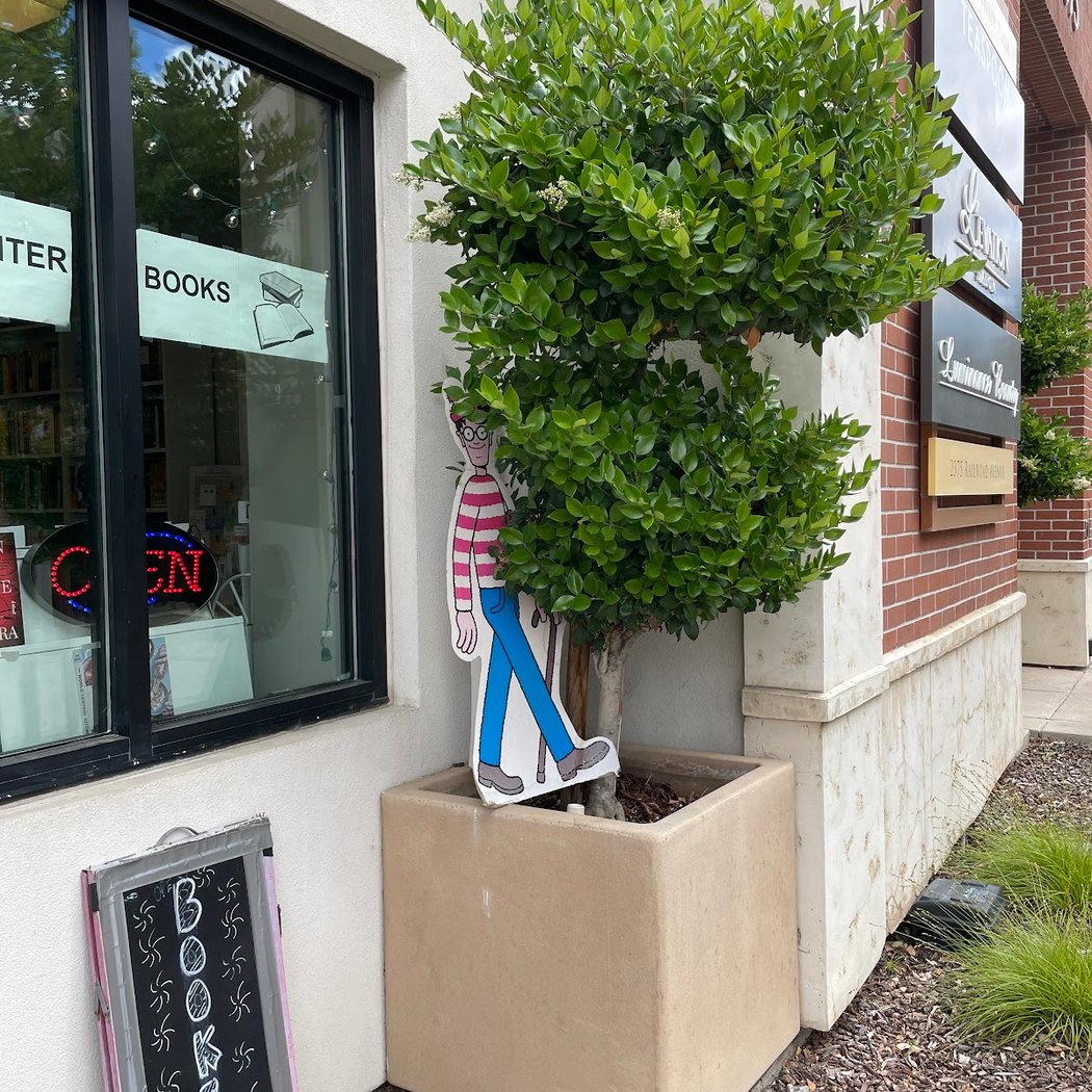 Towne Center Books 2