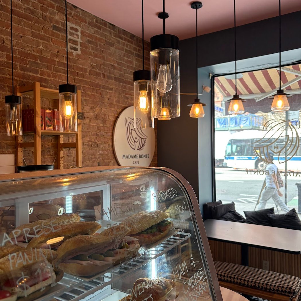 Madame Bonté Café 3