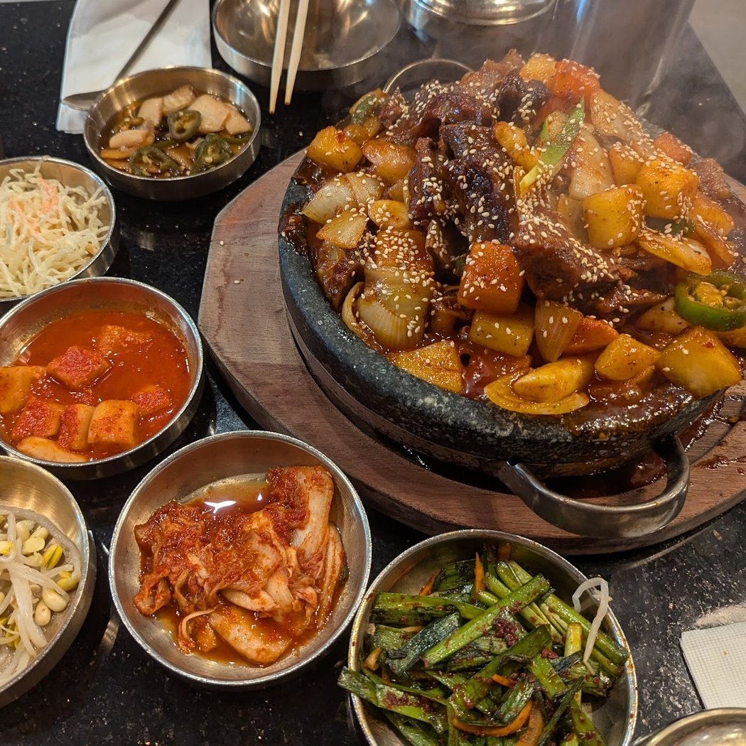 Daeho Kalbi Jjim & Beef Soup 3