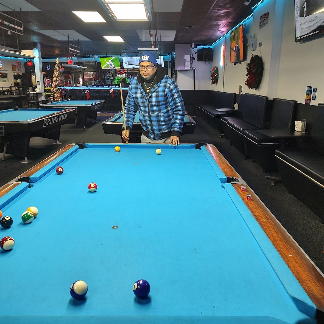 Q102 Pool Hall & Lounge 2