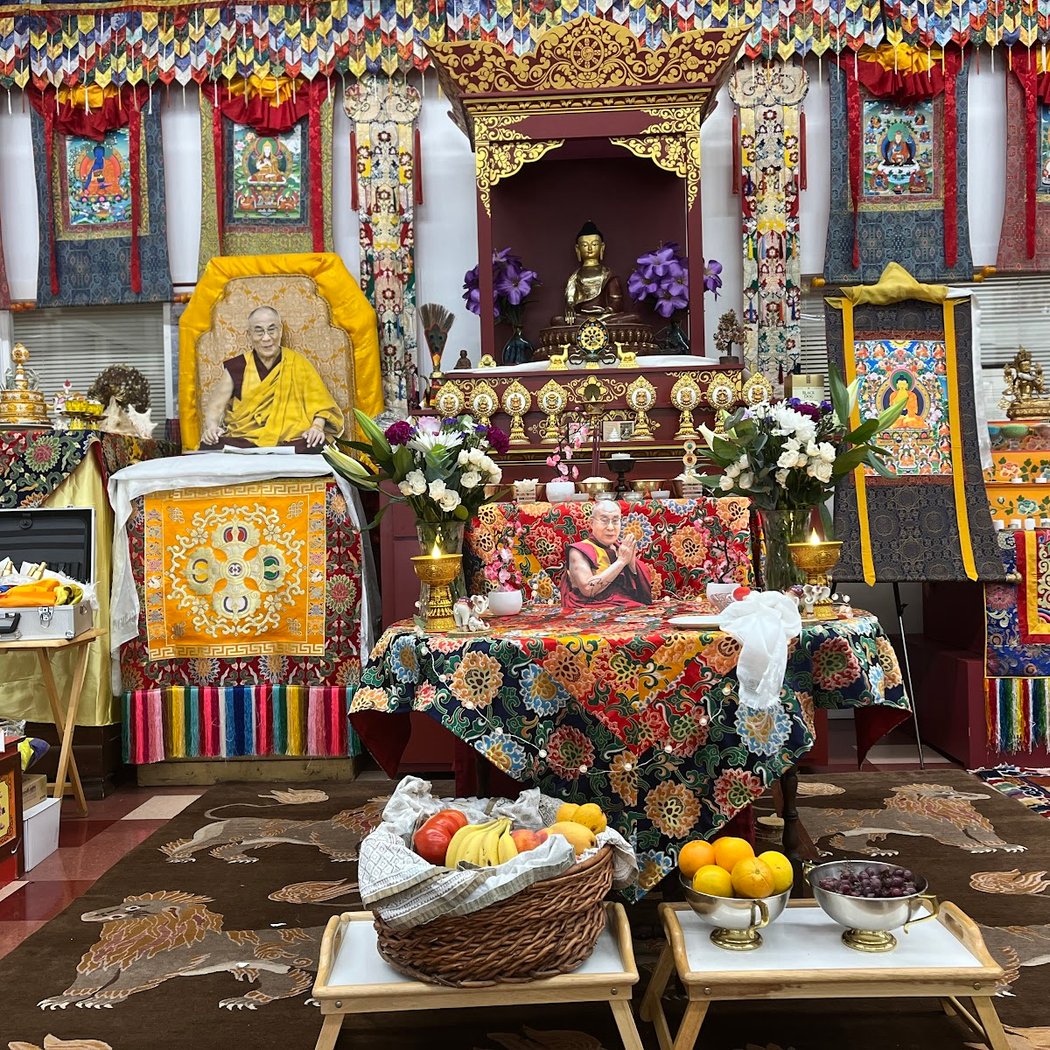 Tashi Kyil Tibetan Buddhist Institute - Tibetan Center. ༄༅། བྱང་ཨ་རིའི་བླ་བྲང་བཀྲིས་འཁྱིལ་ཆོས་ཚོགས། 2