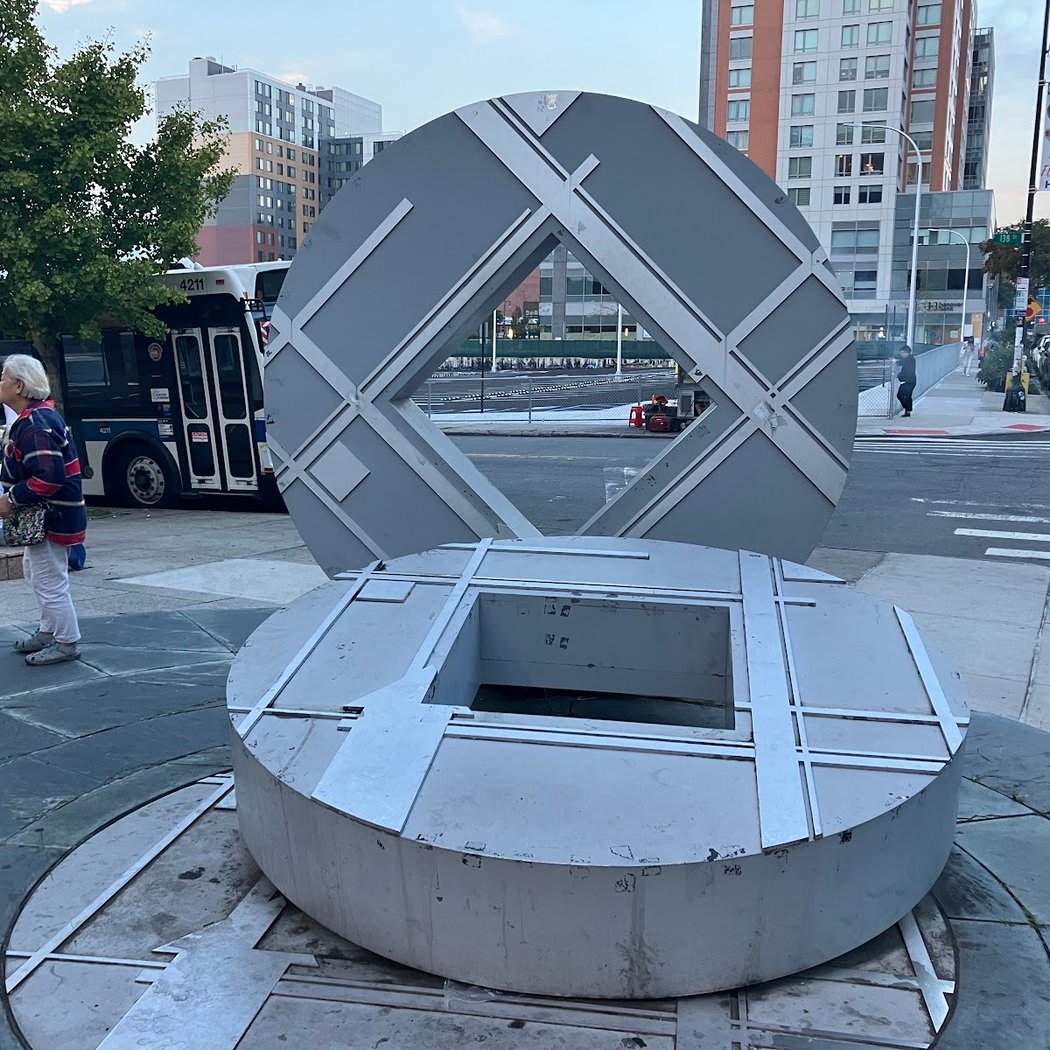 Queens Crossing Sculpture 3