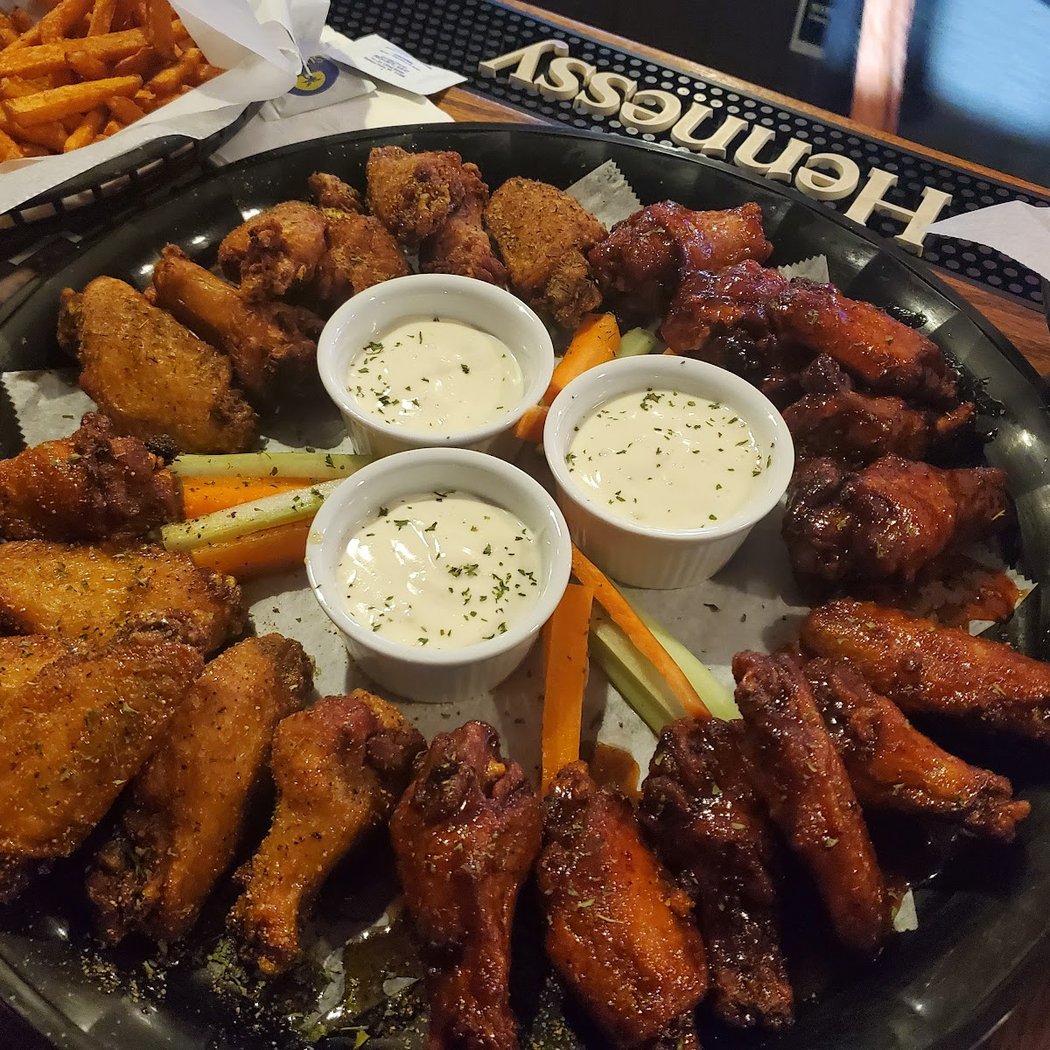 Whoo's Bar and Grill 1