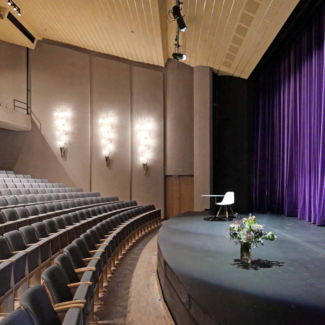 Kurtheater Baden 1