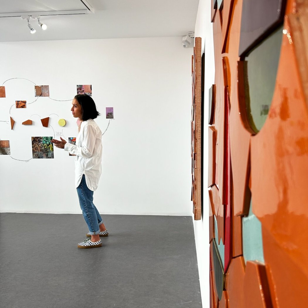 Visite guidée de l'exposition en présence de l'artiste, Sara Ouhaddou 1