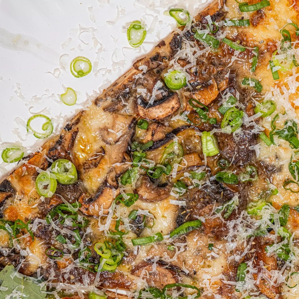 Outta Sight Pizza II 3